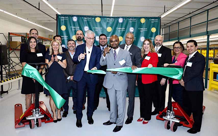 Miami CWI ribbon cutting