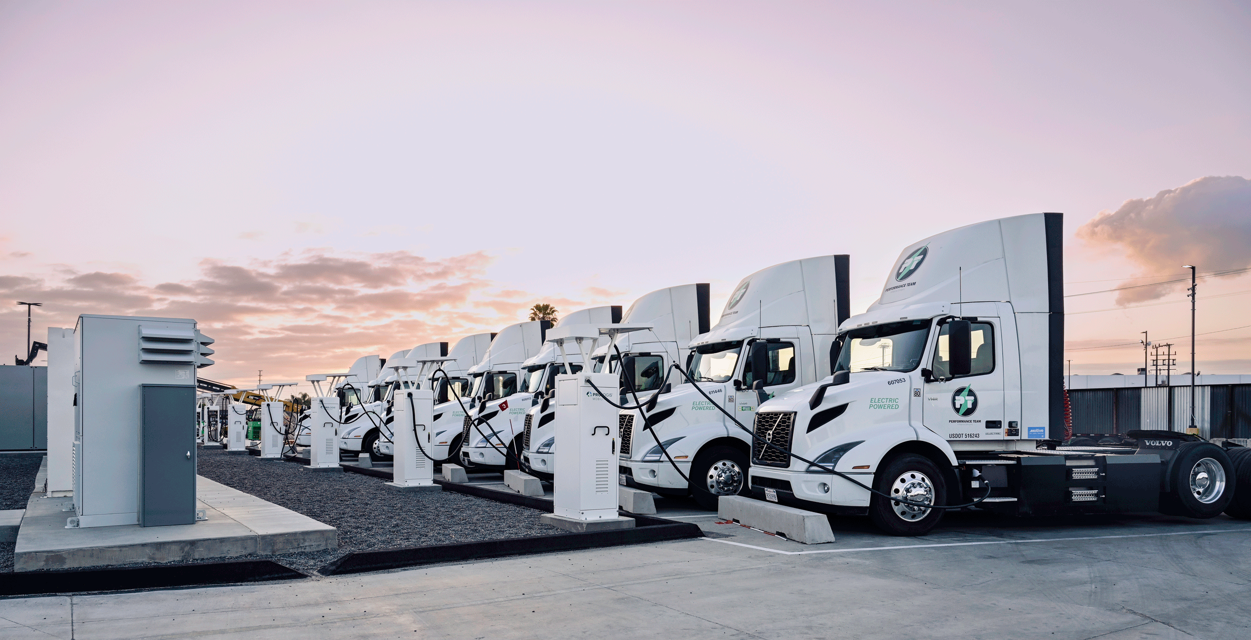 North America’s Largest Heavy-Duty EV Charging Hub Powered by Microgrid ... - Rugged Ev Charging Station For Heavy Industry