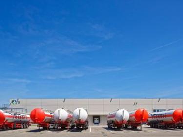 A photo of red and white trucks at Prologis Interporto Bologna